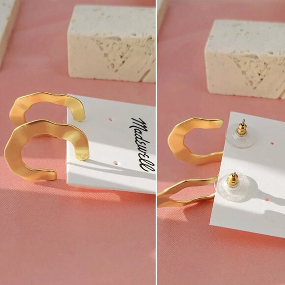 Madewell Wavy Medium Hoop Earrings - Picture 3 of 3